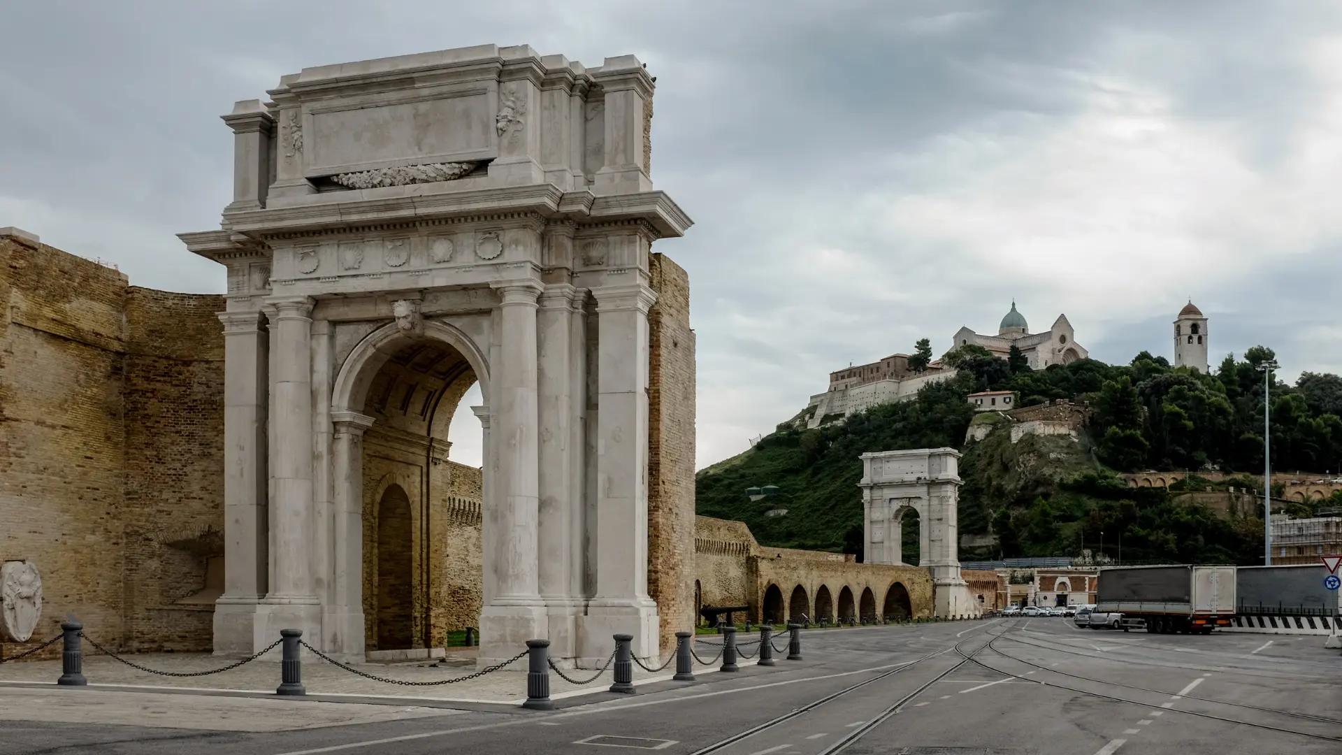 Immagine dell'arco di Traiano Ancona