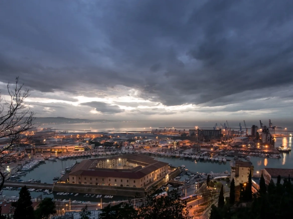 Immagine della Mole Vanvitelliana in Ancona