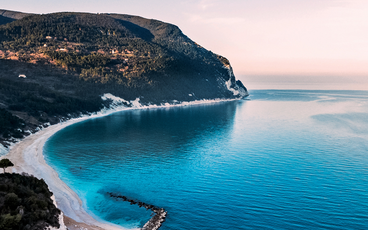 Immagine della Riviera del Conero in Ancona